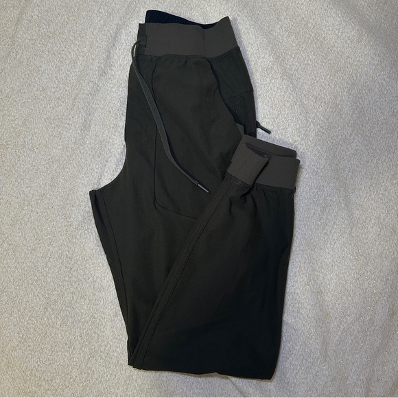 lululemon athletica green Joggers - Picture 1 of 4